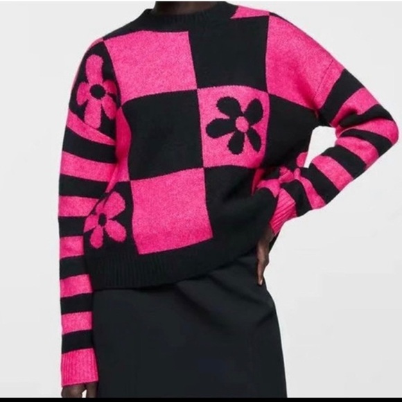 Zara Sweaters - Zara warm Cozy Floral Printed Checkered OverSize Crewneck Sweater
